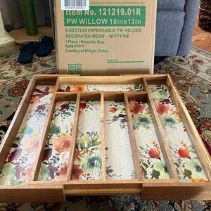 COPY - Pioneer Woman 5-Section Expandable Utensil holder Willow 18inx13in NIB